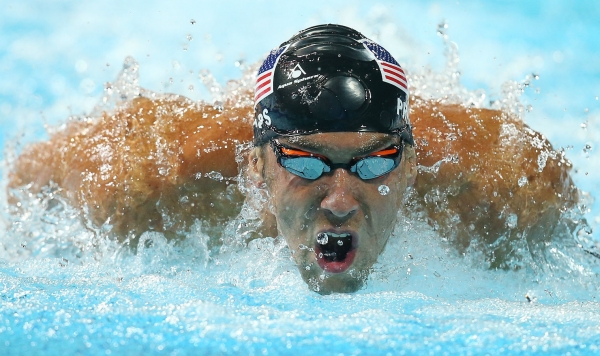 El nadador de EE.UU. Michael Phelps confiesa que orina en la piscina