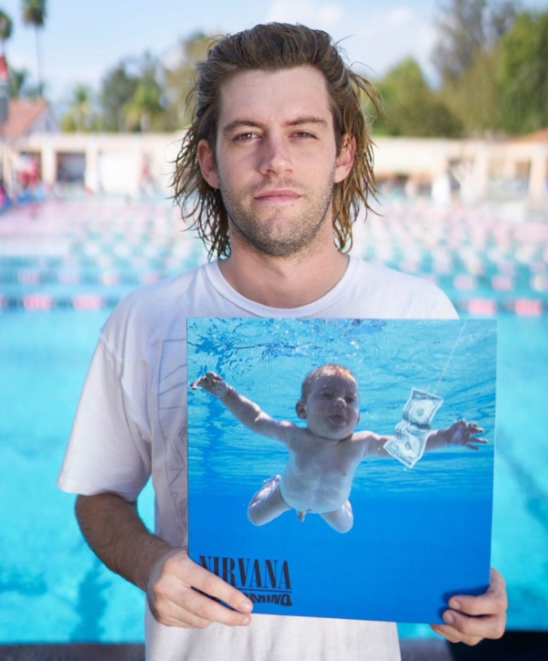 Así luce 25 años después el bebé de la famosa portada del disco de Nirvana
