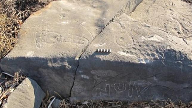 DEDOMEDIO.COM Una pintada erótica con más de dos mil quinientos años de antigüedad en una roca de Astipalea, uan tranquila isla del mar Egeo