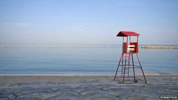 Las concurridas playas de Japón se vuelven un desierto desde el 1 de septiembre. 