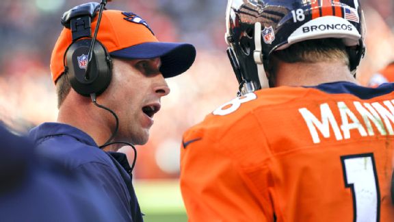 Adam Gase se asegura que Peyton Manning no se olvide de quién es el mayor.