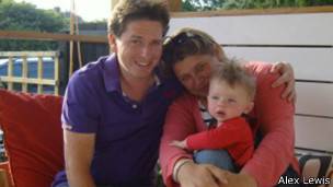 Alex Lewis mostró un optimismo que sorprendió a sus familiares y amigos. Alex Lewis mostró un optimismo que sorprendió a sus familiares y amigos.