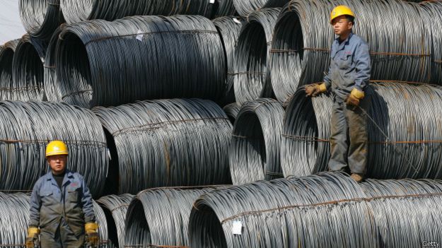 El precio del acero incide en el de muchos otros productos. El precio del acero incide en el de muchos otros productos.
