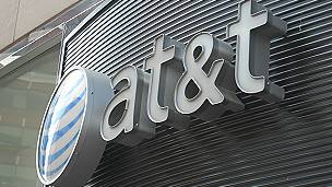 AT&T es la principal competencia de Slim en telefonía móvil. AT&T es la principal competencia de Slim en telefonía móvil.