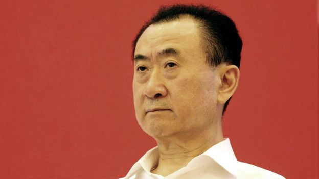 El hijo del hombre más rico de China, Wang Jianlin, ha recibido críticas por su comportamiento.