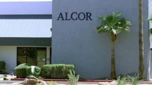 Einz está criopeservada en las instalaciones de Alcor en Arizona.