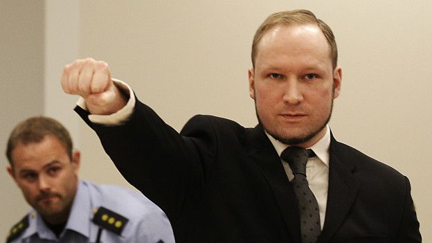 Seierstad estudió la vida de Breivik para intentar comprender sus acciones. Seierstad estudió la vida de Breivik para intentar comprender sus acciones.