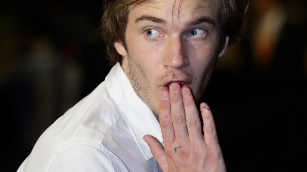 Felix Kjellberg ha conseguido ser el youtuber más rico del mundo gracias a sus trucos sobre videojuegos. Felix Kjellberg ha conseguido ser el youtuber más rico del mundo gracias a sus trucos sobre videojuegos.