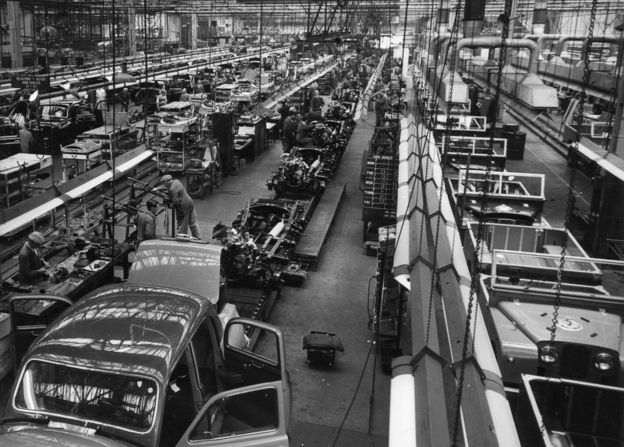 Finalmente, fue una nueva legislación europea sobre emisiones el factor determinante en la decisión de Jaguar Land Rover de acabar con la producción. Finalmente, fue una nueva legislación europea sobre emisiones el factor determinante en la decisión de Jaguar Land Rover de acabar con la producción.