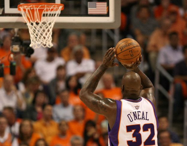 Los problemas de Shaquille O'Neal con los tiros libres hizo que sus oponentes crearan una jugada dirigida a anularlo: cometerle faltas.