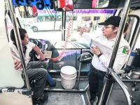 Ineptitud. Al levantar los folios de infracciones, los agentes viales cometen todo tipo de errores.