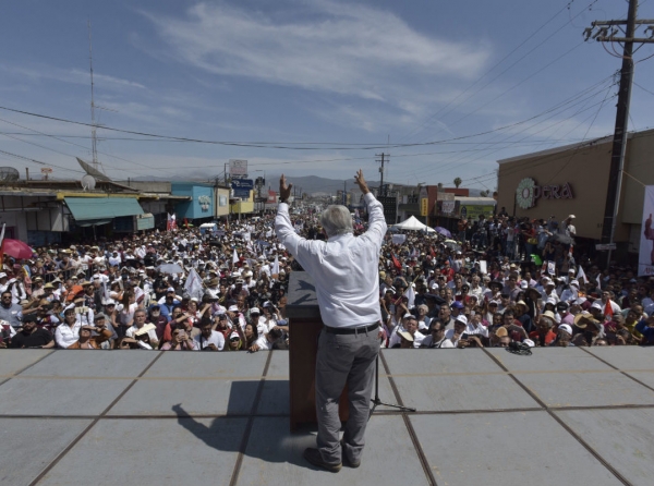 Mitin de López Obrador en Ensenada. 