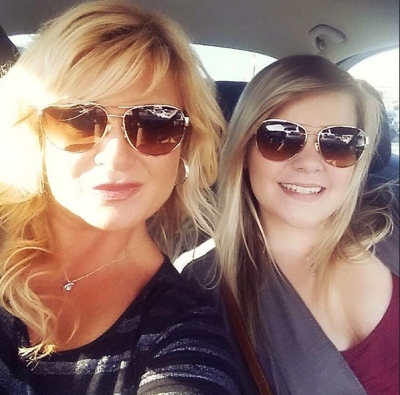 Mujer en Texas mata a tiros a sus dos hijas