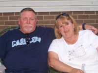 Una pareja fallece agarrada de las manos y con cuatro minutos de diferencia tras un mes de lucha contra el covid-19