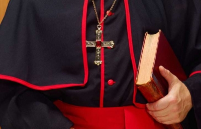 Sacerdote brasileño suspendido tras posar desnudo en redes sociales