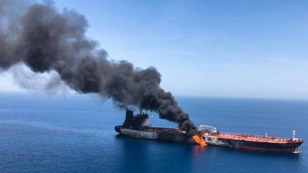 El petrolero noruego &#039;Front Altair&#039;, uno de los dos barcos atacados este viernes en el golfo de Omán. ISNA (AP)