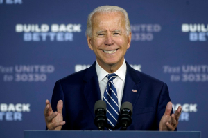 Biden se equivoca al leer el teleprónter y le llueven burlas en Twitter