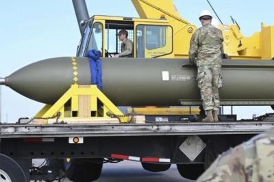 ólo un avión bombardero B2 es capaz de transportar a la potente bomba GBU-57.