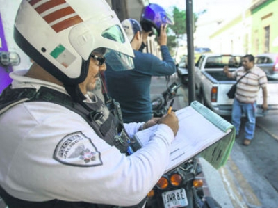 Los agentes viales y las áreas donde se generan licencias, permisos y trámites serán videovigilados para erradicar la corrupción.