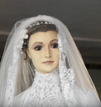 Maniquí o momia: Los mexicanos llevan 87 años discutiendo qué hay en la vitrina de esta tienda