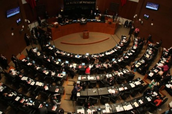 Sesión en el Senado.