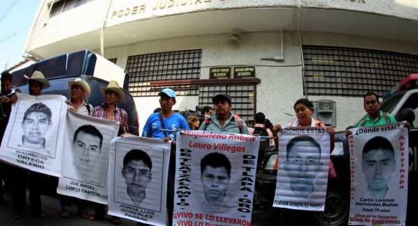 Verdugos confiesan asesinato de los 43 estudiantes en México