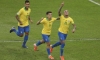 Everton celebra su gol junto a Coutinho. 