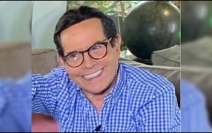 Filtran foto íntima de "Pepillo" Origel con otro hombre