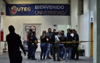 El presunto atacante ya fue trasladado a las instalaciones de la Fiscalía de Jalisco a fin de que se le pueda llevar ante el juez.