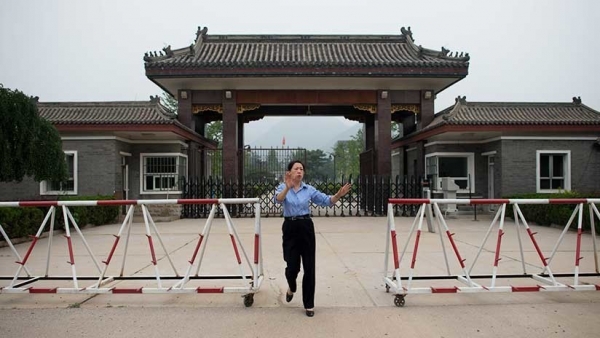 La entrada principal de la prisión de Qincheng en Pekín, China.
