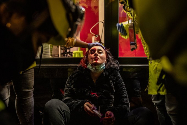 Cargas policiales y disturbios en el segundo día de protestas en España por la detención del rapero Pablo Hasel