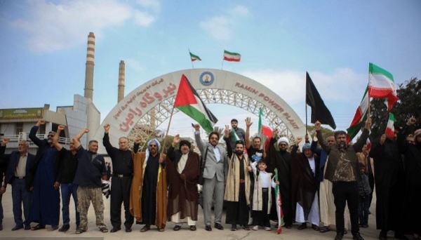 Cadenas humanas alrededor de centrales eléctricas: Jóvenes iraníes buscan enviar un mensaje más allá de las fronteras