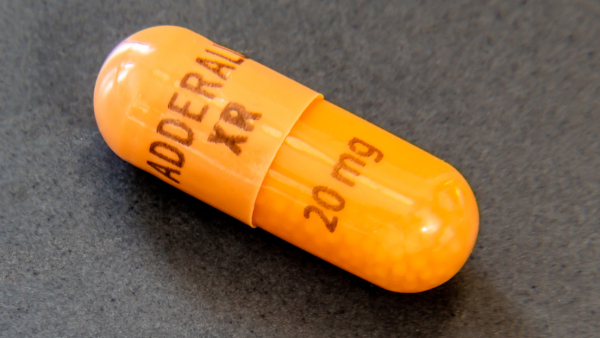 EE.UU. afronta déficit de un medicamento que contiene anfetamina: ¿qué está pasando?