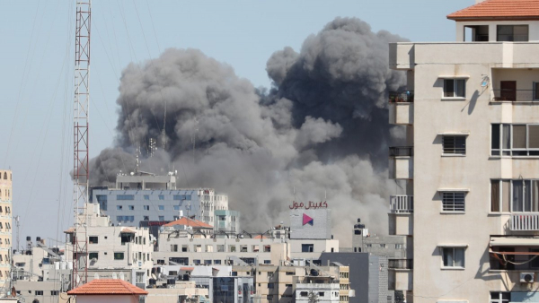 Bombardea Israel las oficinas de Al Jazeera y Ap en Gaza
