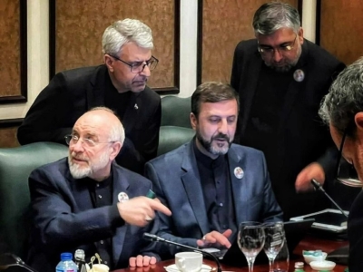 Las partes intercambian textos escritos y Washington hace exigencias excesivas... Últimos detalles de las negociaciones en Islamabad.