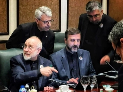 Las partes intercambian textos escritos y Washington hace exigencias excesivas... Últimos detalles de las negociaciones en Islamabad.