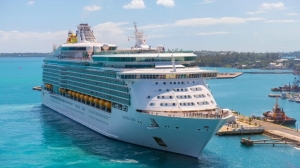 El hombre admitió en una entrevista que instaló una cámara de video en los baños de invitados cuando trabajaba como asistente.