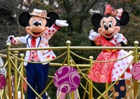 Un testigo vio al hombre filmando un video debajo de la falda de una mujer de 18 años.