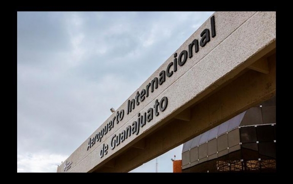 El aeropuerto se encuentra bajo resguardo de fuerzas federales.