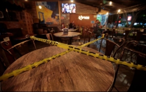 La medida será principalmente para impedir que algunos lugares que tienen licencias de restaurant bar funcionen como antros.
