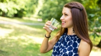 El agua tiene una incidencia importante para mantener una piel sana