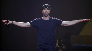 La empresa resaltó los 40 mil millones de transmisiones del cantante por medio de distintas plataformas