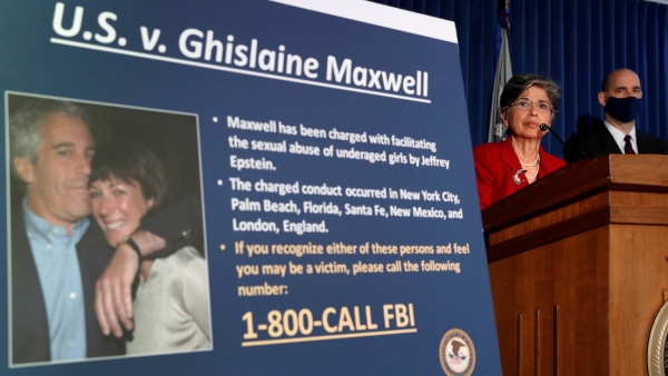 Fiscalía de Nueva York anuncia los cargos contra Ghislaine Maxwell en EE.UU., el 2 de julio de 2020.