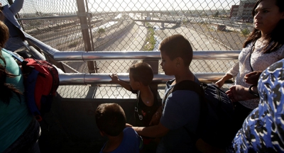 Time: EEUU podría alojar a los migrantes en bases militares abandonadas