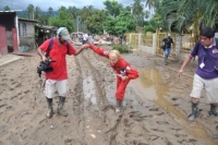 Laura Bozzo. Disfraz de rescatista.