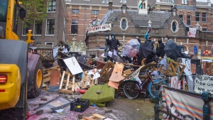 Barricada en la Universidad de Ámsterdam (Países Bajos), el 8 de mayo de 2024.