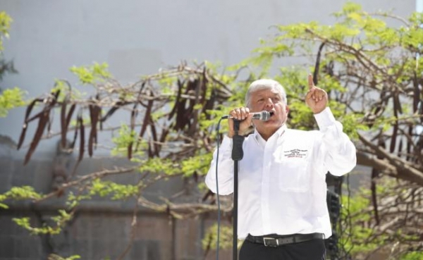 López Obrador aseguró que Ricardo Sheffield, candidato al gobierno estatal por su coalición, tampoco le dará a Vicente Fox dinero del presupuesto estatal.