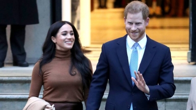 Meghan Markle y Enrique de Inglaterra, en la Casa de Canadá de Londres, el martes. En vídeo, los duques de Sussex se 'independizan'.
