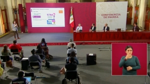 Imagen de la conferencia vespertina donde se da el informe diario de Covid-19.