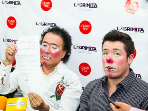 &#039;Lagrimita&#039; denunció que han vandalizado su publicidad en las paradas de camión y que han sido víctimas de ataques en redes sociales.